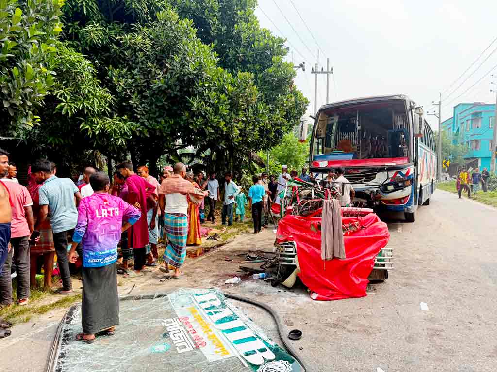 ময়মনসিংহে বাসের চাপায় অটোরিকশার ৭ যাত্রী নিহত