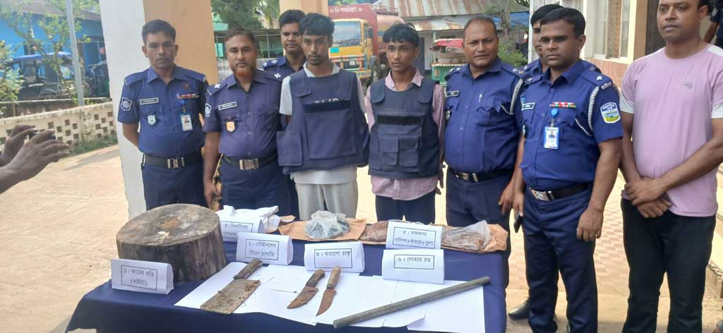 গরু কাটার ‘খাইট্টায়’ ১৫ টুকরো করে ডোবায় লুকিয়ে রাখা হয় কাস্টমস কর্মীর লাশ