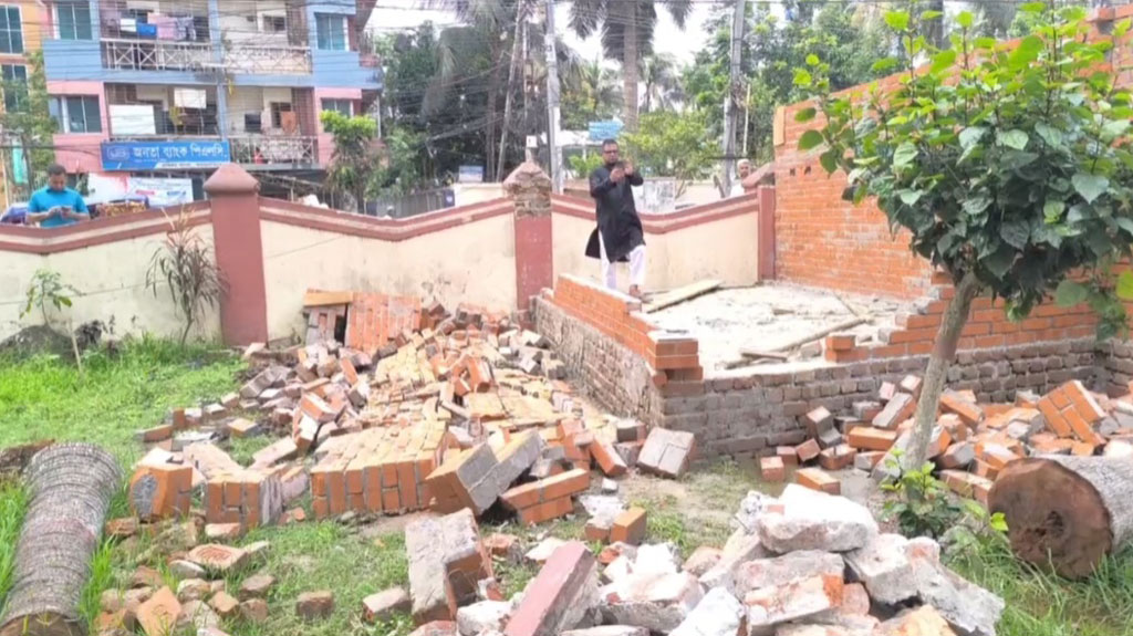 রওশন এরশাদের ‘সুন্দর মহলে’ বৈষম্যবিরোধীদের হামলা-ভাঙচুর
