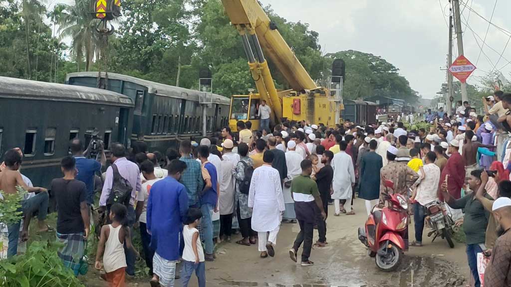 সাড়ে ৭ ঘণ্টা পর ঢাকা-ময়মনসিংহ রুটে ট্রেন চলাচল শুরু, তদন্ত কমিটি