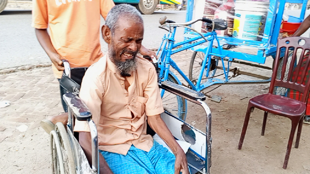 অসুস্থ বাবার ভরসা কিশোর শাওন, থমকে গেছে শিক্ষাজীবন