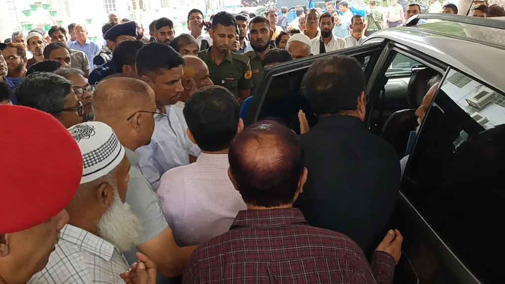 ময়মনসিংহ মেডিকেলে আগুন: আতঙ্কে দুইজনের মৃত্যুর কথা স্বীকার এমপির
