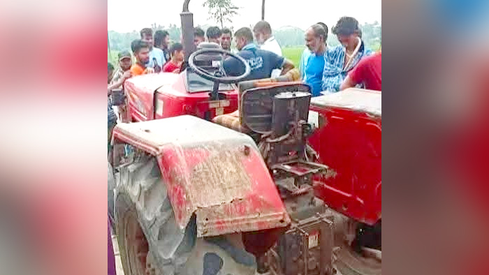 ময়মনসিংহে ট্রাক্টর-অটোরিকশা সংঘর্ষে কলেজশিক্ষকসহ ২ জন নিহত
