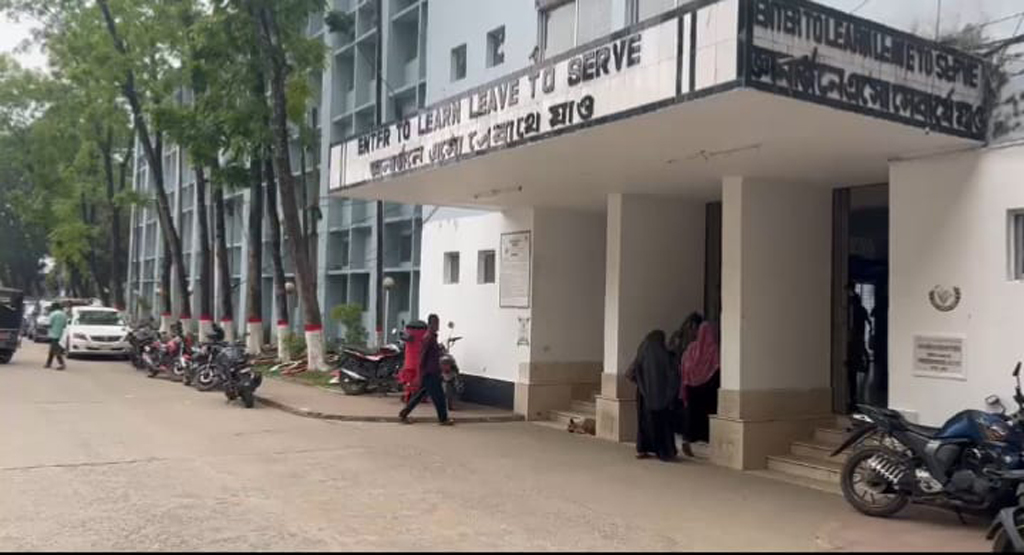 মমেক ছাত্রাবাসে ছাত্রদলের দুই গ্রুপের সংঘর্ষ, ক্লাস-পরীক্ষা স্থগিত, হল ছাড়ার নির্দেশ