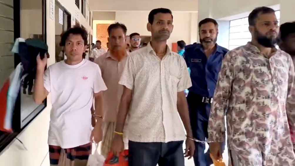 ফিলিস্তিনের পতাকা হাতে ধর্ম অবমাননার আসামি: ময়মনসিংহে ৫ পুলিশ সদস্য প্রত্যাহার