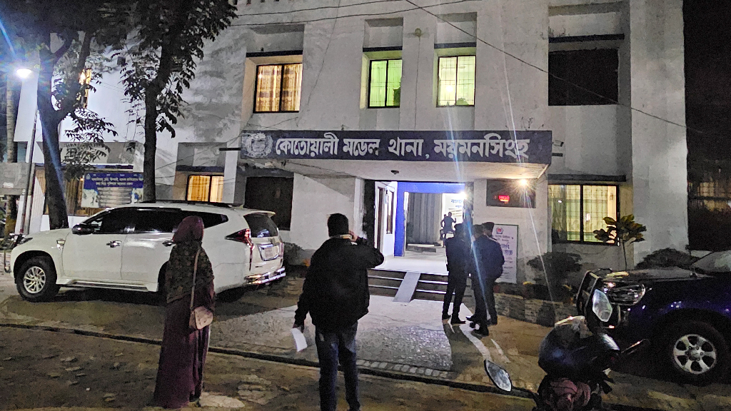 ময়মনসিংহে ৫ পুলিশকে কুপিয়ে-পিটিয়ে আসামি ছিনতাই, আটক ১