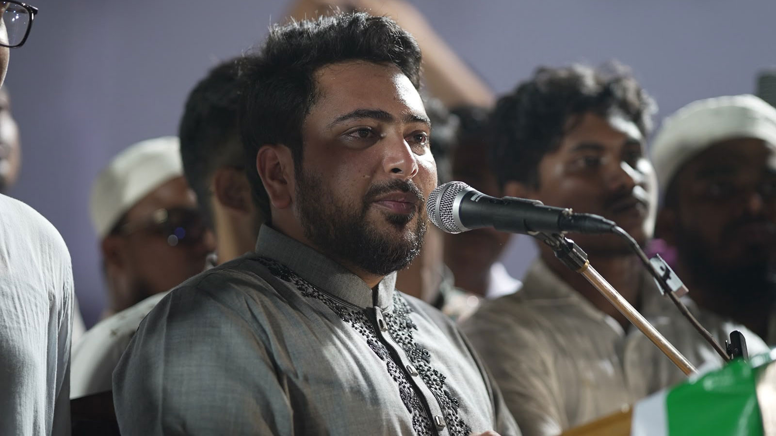 অসুস্থতার অজুহাতে যেন সাহাবুদ্দিন বিদেশে পালাতে না পারেন: নাহিদ ইসলাম