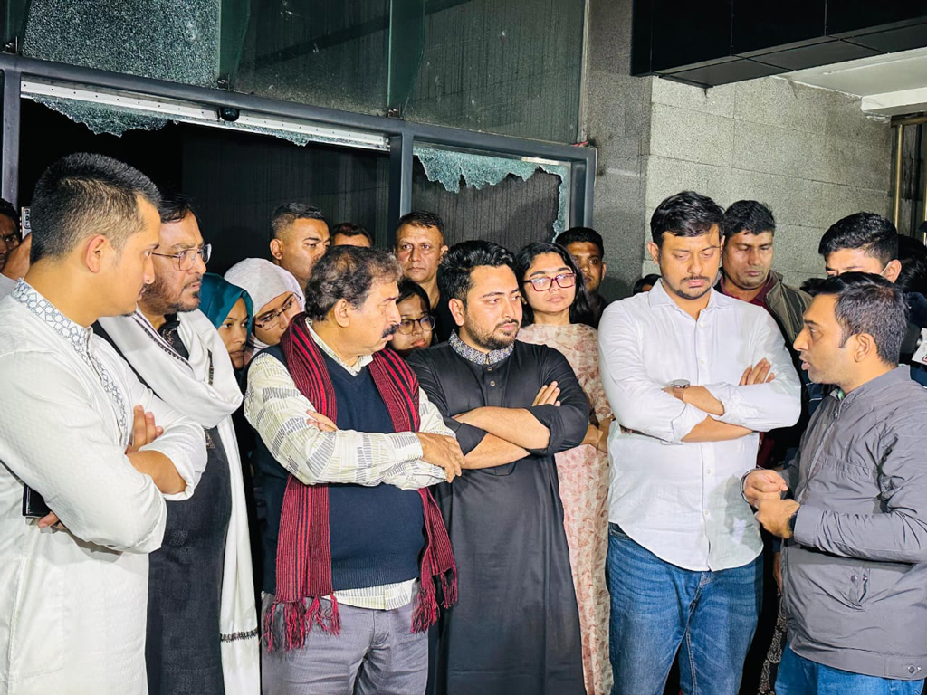 প্রথম আলো, ডেইলি স্টার পরিদর্শনে গণতান্ত্রিক সংস্কার জোটের নেতারা