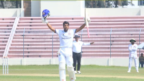 নাঈম শেখের ট্রিপল সেঞ্চুরির আক্ষেপ, রবিনের ডাবল সেঞ্চুরি