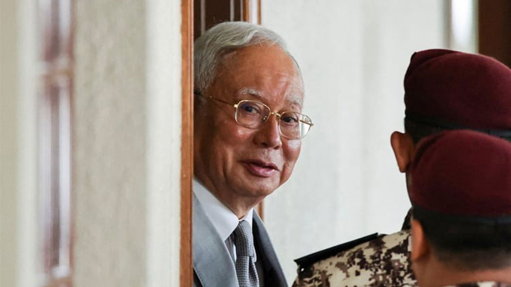 নাজিব রাজাকের ১৫ বছরের কারাদণ্ড, জটিল সমীকরণে মালয়েশিয়ার সরকার