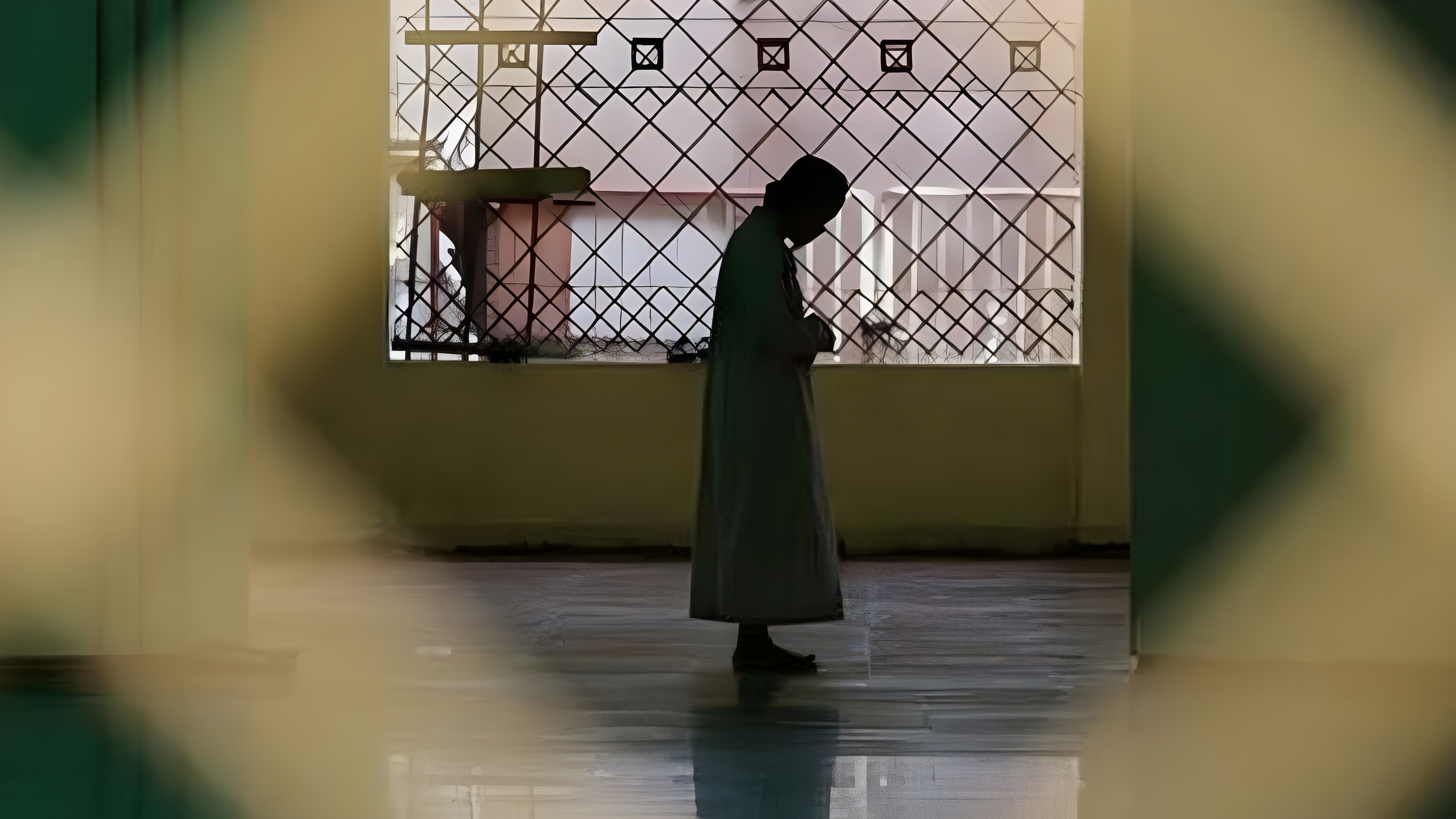 নামাজের সানা উচ্চারণ ও অর্থসহ