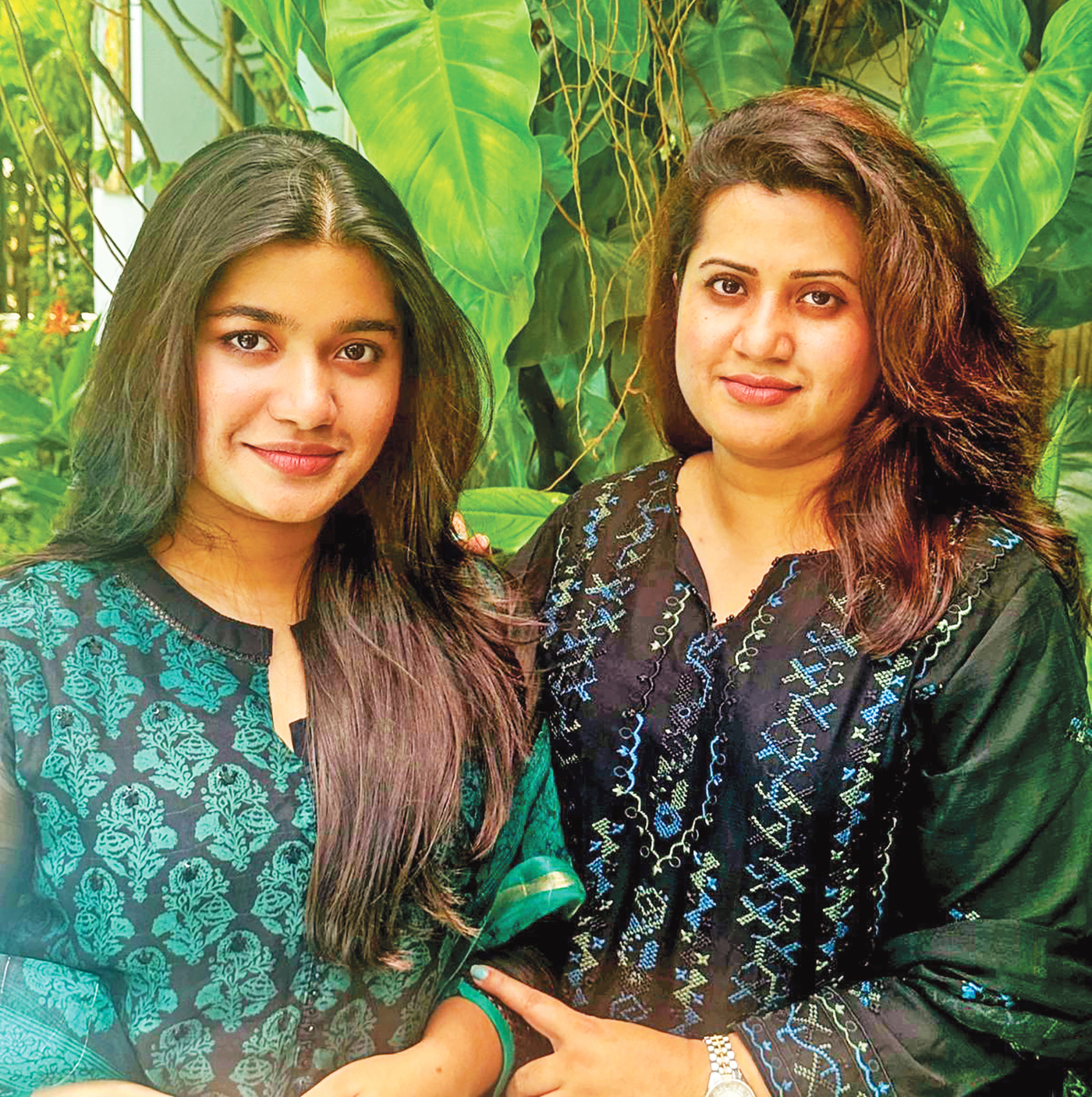 মেয়ে রোদেলার সঙ্গে নাজমুন মুনিরা ন্যান্‌সি। ছবি: সংগৃহীত