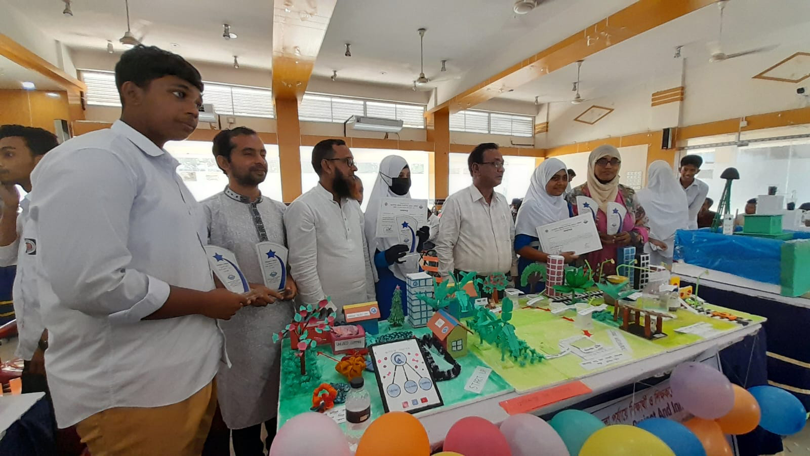 রায়পুরায় বিজ্ঞান প্রকল্প ও উদ্ভাবনী ধারণা প্রদর্শনীতে প্রথম গোবিন্দপুর উচ্চ বিদ্যালয়