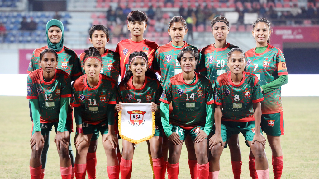 নেপালের ক্লাবের কাছে বিধ্বস্ত নাসরিন