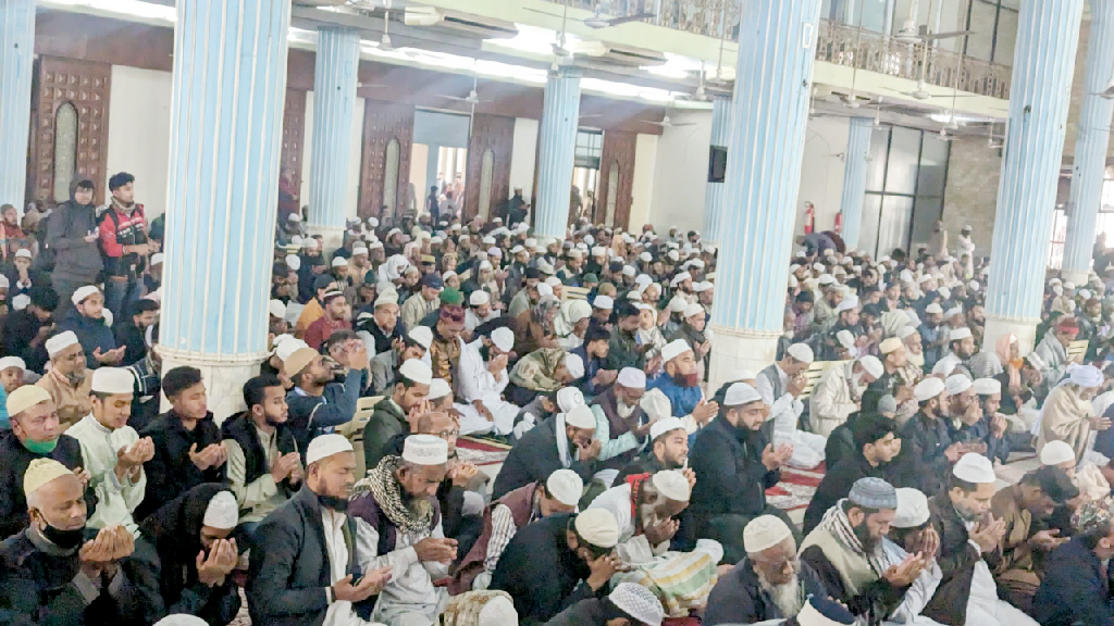 বায়তুল মোকাররমে খালেদা জিয়ার রুহের মাগফিরাত কামনায় বিশেষ দোয়া