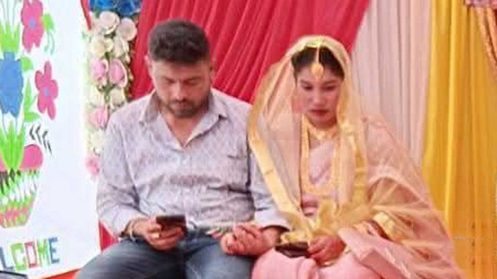 বিয়ের দুই মাস না পেরোতেই মিলল নববধূর ঝুলন্ত লাশ