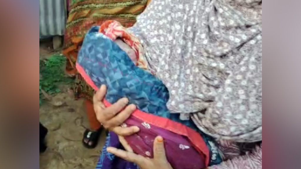 টাঙ্গাইলে রাস্তার পাশ থেকে নবজাতক উদ্ধার