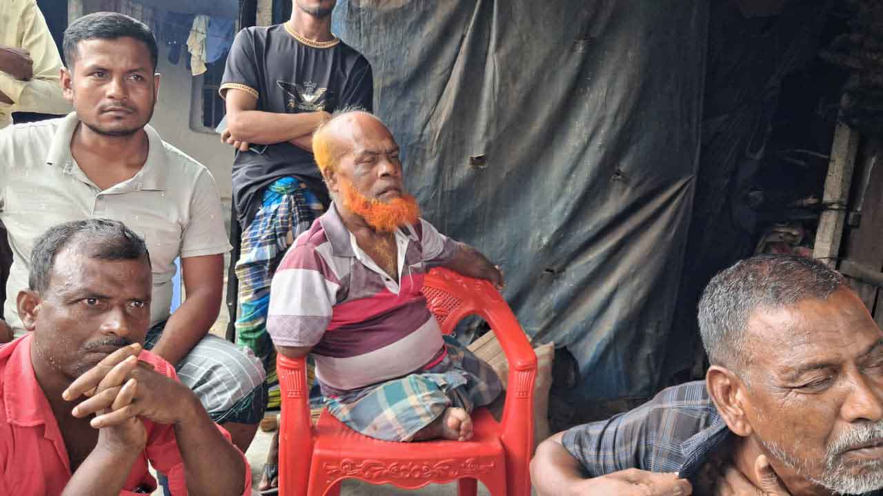 প্রতিবন্ধীসহ অর্ধশত লোকের জমানো টাকা আত্মসাতের অভিযোগ বিএনপির সাবেক নেতার বিরুদ্ধে