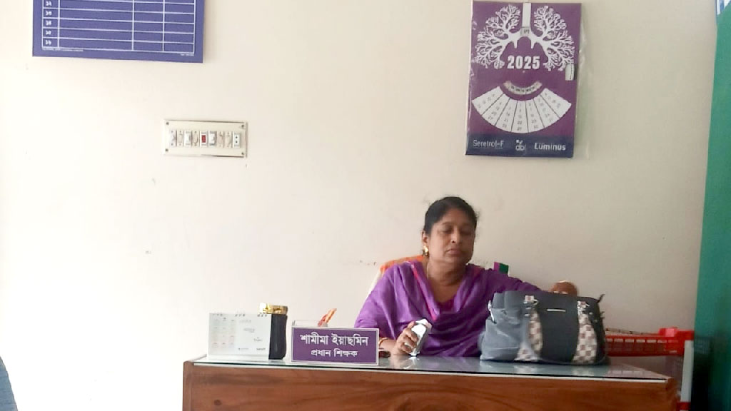‘আমার বিদ্যালয় থেকে বঙ্গবন্ধুর ছবি সরাতে পারব না’