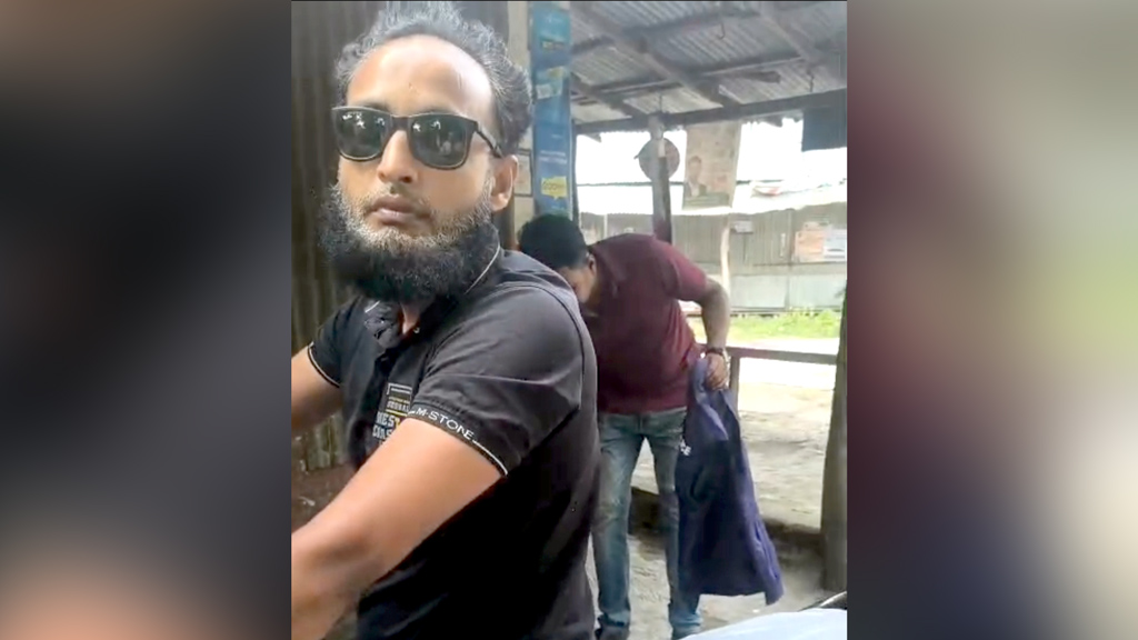 নেছারাবাদে ইয়াবাসহ কথিত সাংবাদিক গ্রেপ্তার