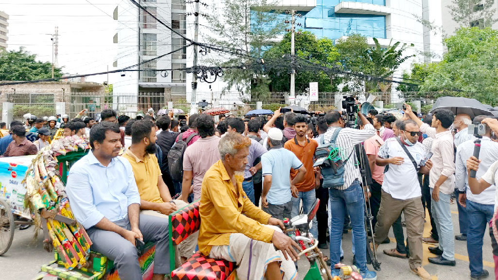 নির্বাচন ভবনের সামনে এনসিপির বিক্ষোভ