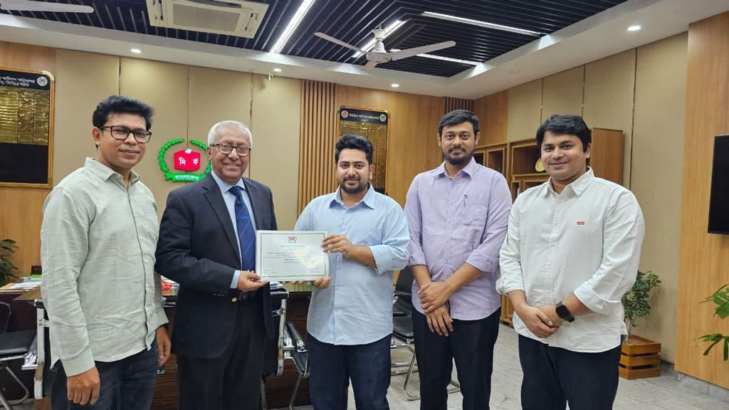 ইসি থেকে নিবন্ধনের সনদ নিল এনসিপি