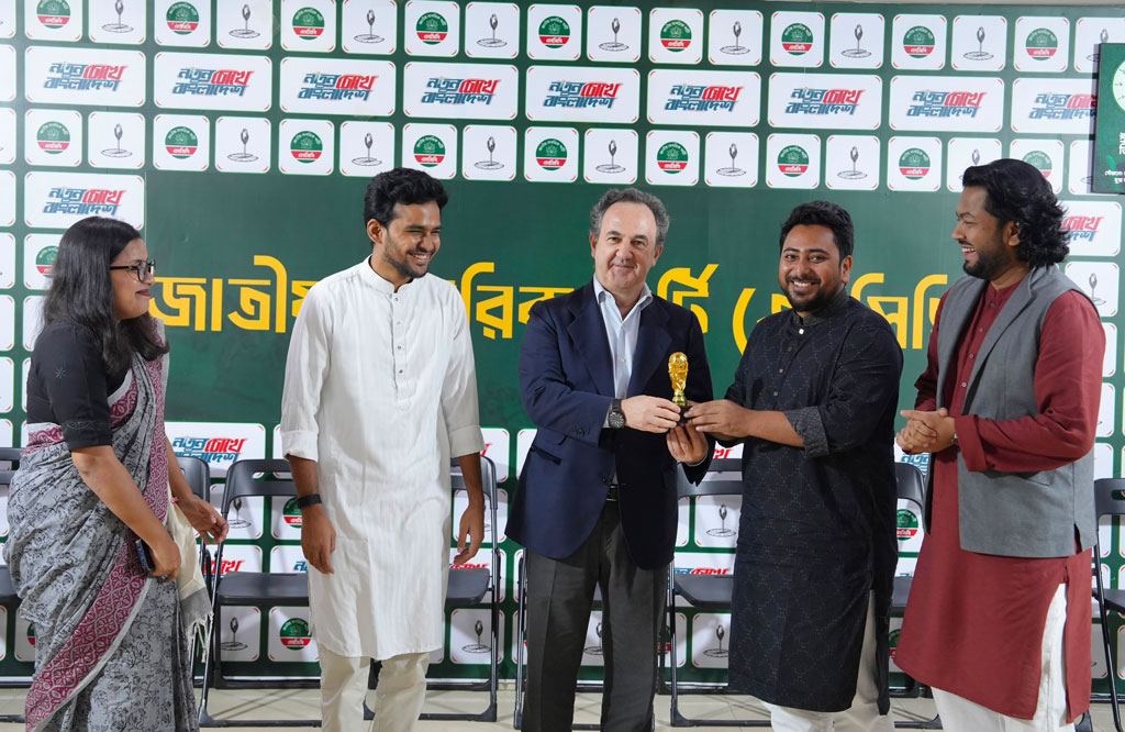 এনসিপি কার্যালয়ে স্পেনের রাষ্ট্রদূত, করলেন বৈঠক