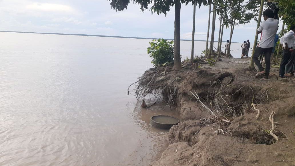 তেঁতুলিয়া গিলে খাচ্ছে ফসলি জমি, ভিটেমাটি, নিঃস্ব হচ্ছে মানুষ