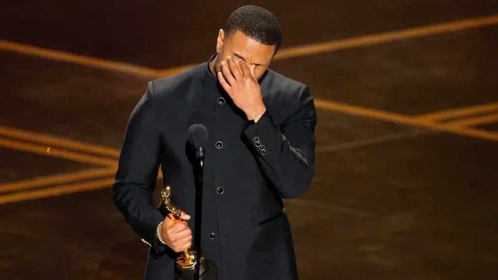 সেরা সিনেমাটোগ্রাফির পুরস্কার জিতেছে ‘সিনার্স’। এই চলচ্চিত্রের জন্য অটাম ডুরাল্ড আরকাপাও প্রথম কোনো নারী সিনেমাটোগ্রাফার হিসেবে পুরস্কৃত হলেন। এ বিভাগে মনোনয়ন পেয়েছিল ‘ফ্রাঙ্কেনস্টাইন’, ‘মার্টি সুপ্রিম’, ‘ওয়ান ব্যাটল আফটার অ্যানাদার’ এবং ‘ট্রেন ড্রিমস’। ছবি: এএফপি