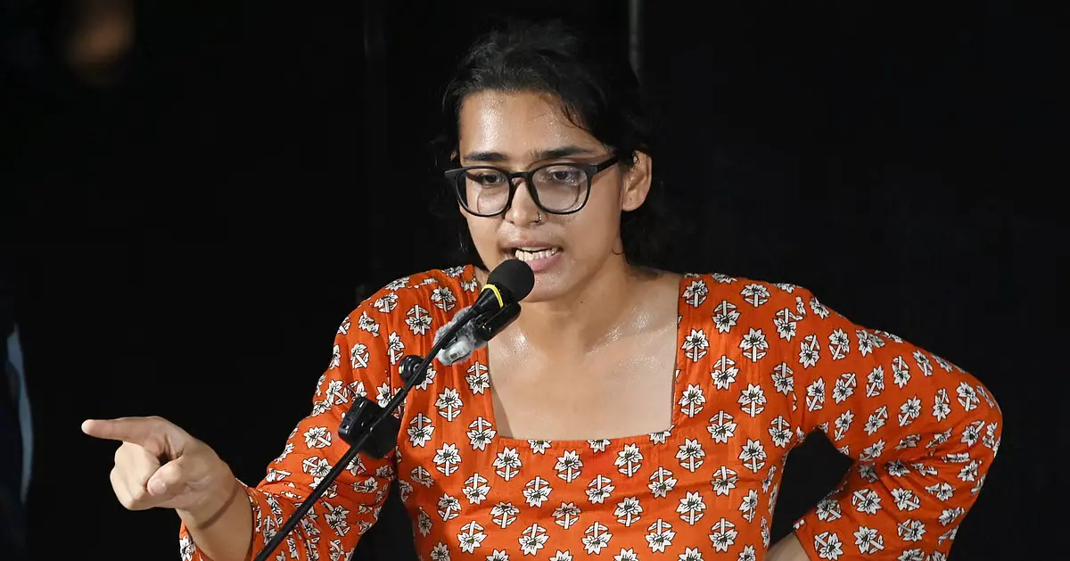 কেরালার সাবেক মুখ্যমন্ত্রী পিনারাই বিজয়ন, ধ্রুব রাঠি ও সিজেপি নেতা অভিজিত দীপকেসহ অনেকে আটক