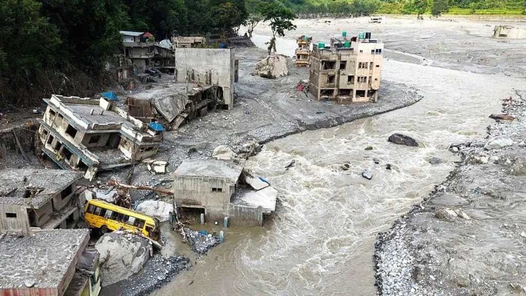 জলবিদ্যুতে সর্বস্ব বাজি নেপালের, বন্যা-ভূমিধসে কাঠগড়ায় জ্বালানি নীতি