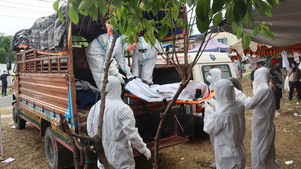 নেপালে বন্যা-ভূমিধসে নিহত অজ্ঞাতনামাদের গণকবর দেওয়া শুরু