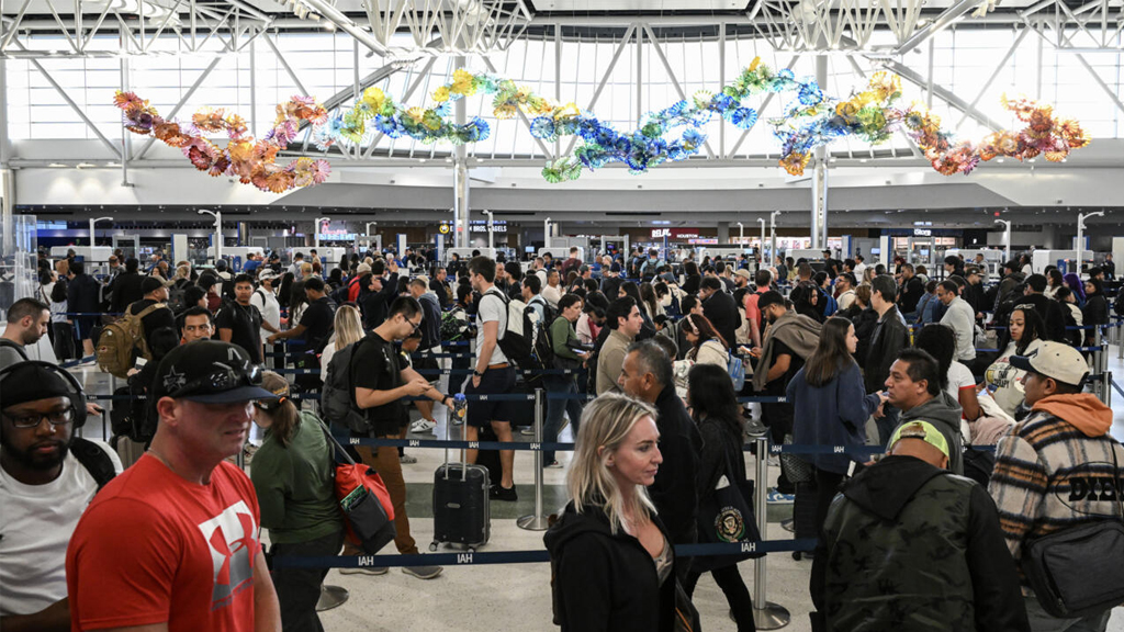 মার্কিন সরকারে শাটডাউন: একদিনে ৩৩০০ ফ্লাইট বাতিল