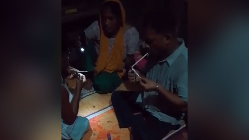 নারী নিয়ে ইউপি সদস্যের ইয়াবা সেবন, ভিডিও ভাইরাল