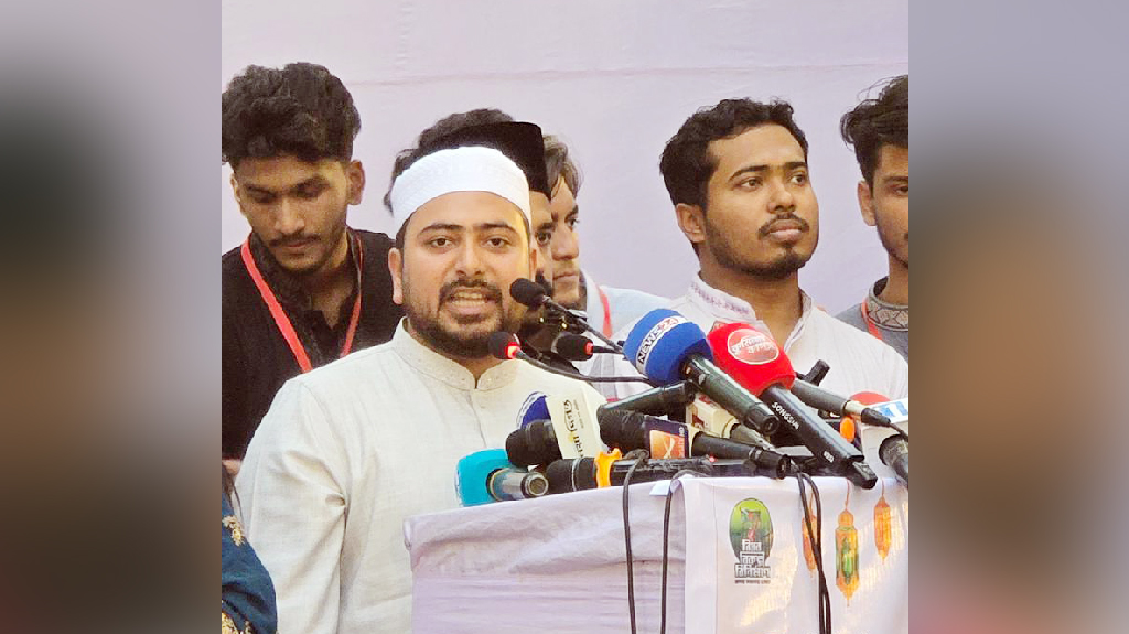 গণভোটের রায়কে আদালতে নিয়ে আদালতকে প্রশ্নবিদ্ধ করবেন না: নাহিদ ইসলাম