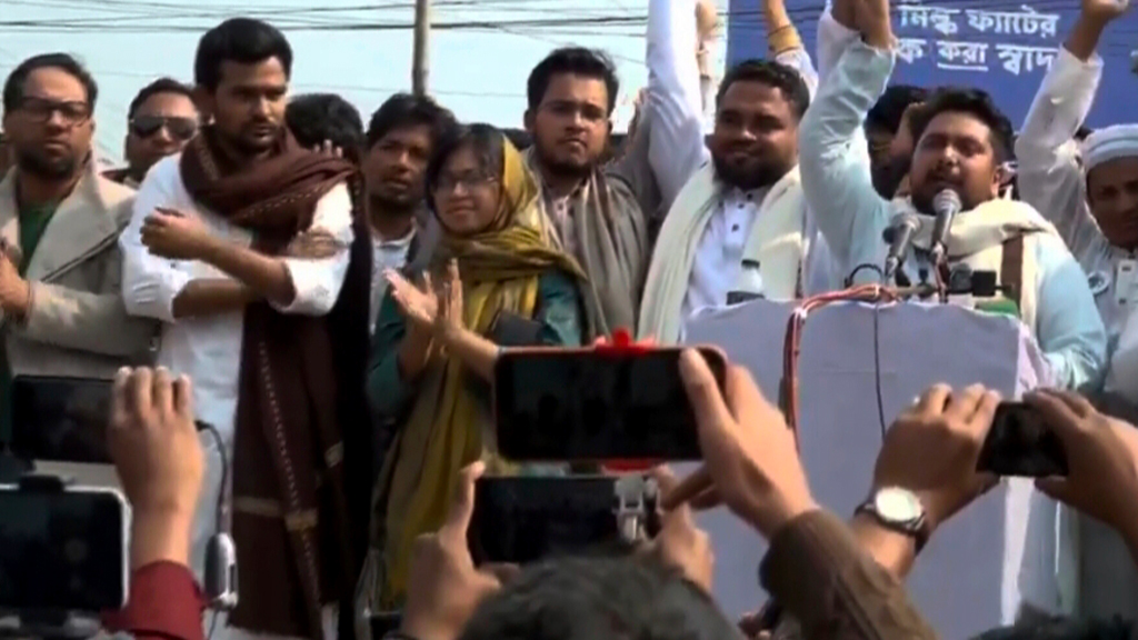 একটা দল সারা দেশে সন্ত্রাসী কার্যক্রম করছে: নাহিদ ইসলাম