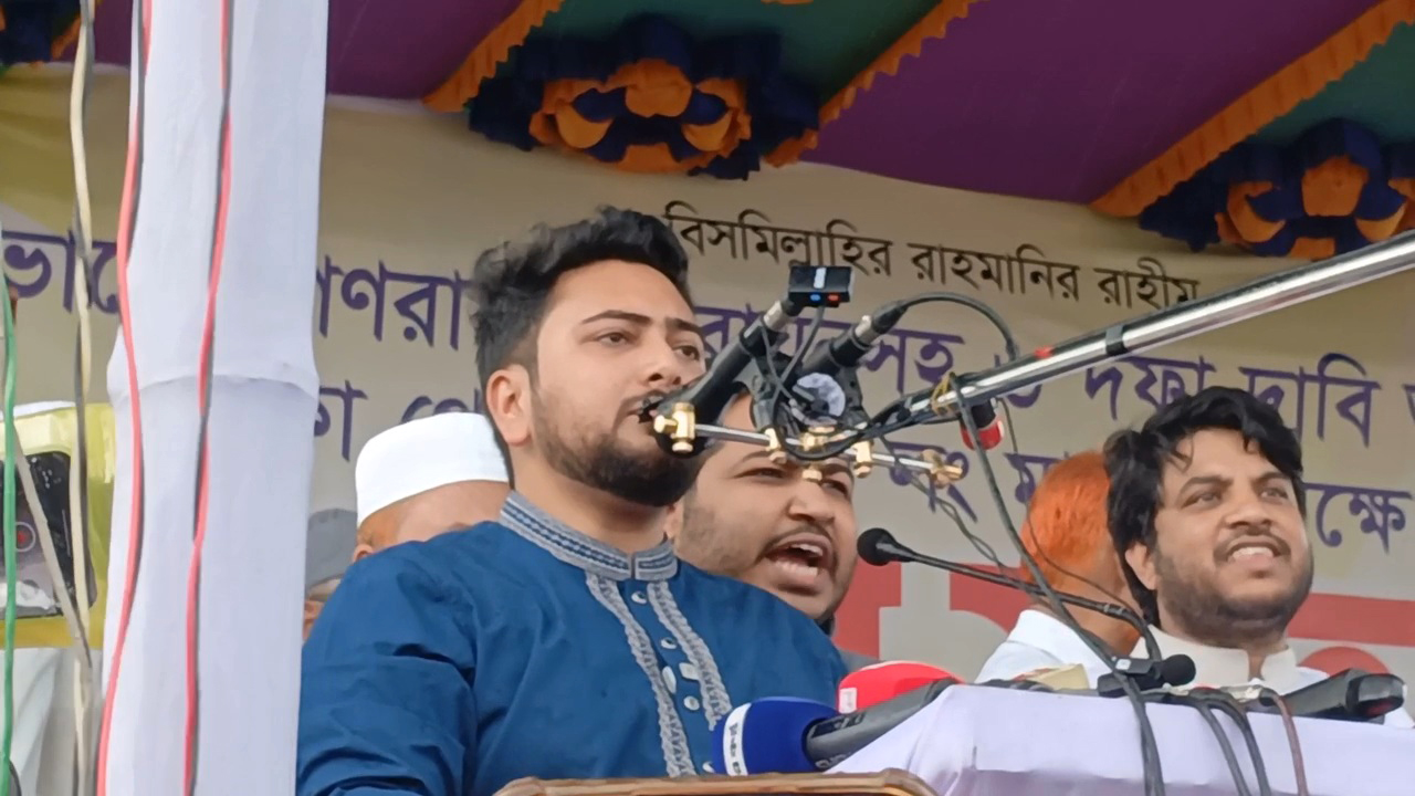 গণভোটের রায় বাস্তবায়ন করতে হবে: নাহিদ ইসলাম