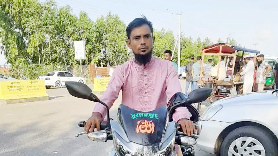 ট্রাকের ধাক্কায় মোটরসাইকেল আরোহী নিহত