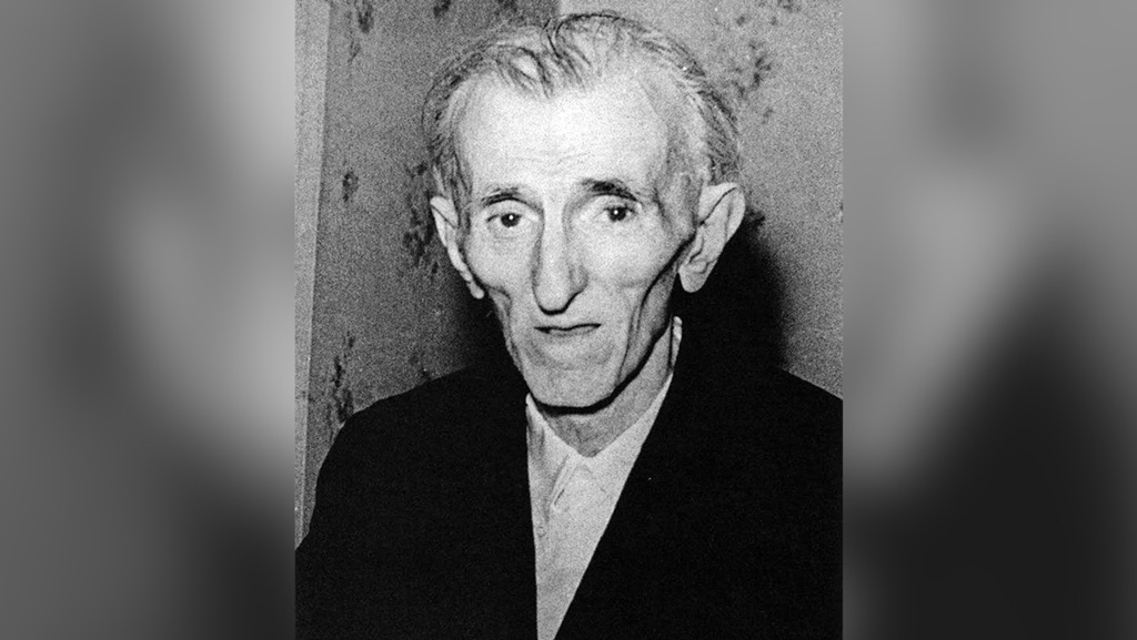 বিশ্বকে আলোকিত করে শূন্য পকেটে নিঃসঙ্গ বিদায়