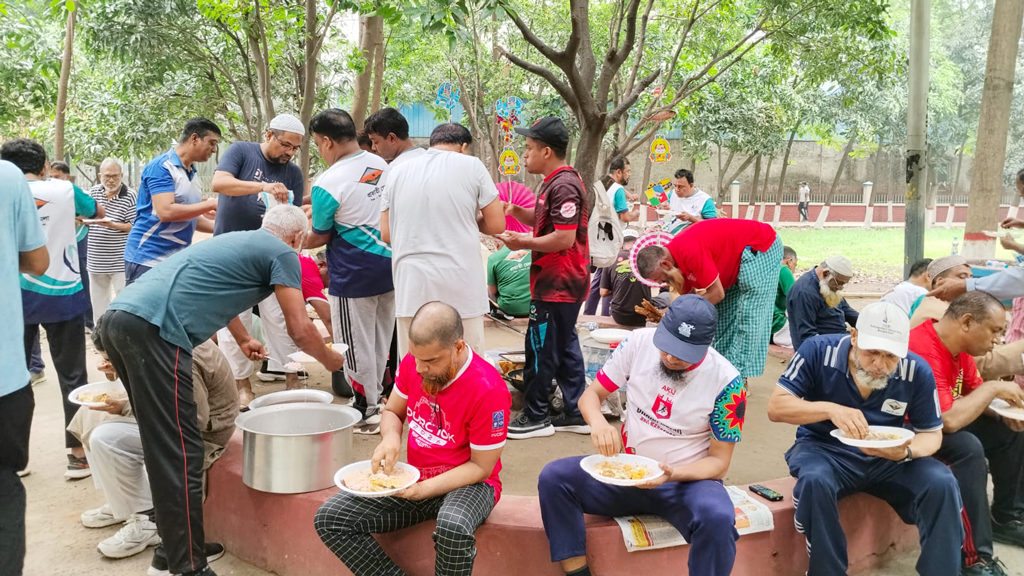 নিকুঞ্জ প্রভাতী মেলার উদ্যোগে পয়লা বৈশাখে পান্তা-ইলিশ আয়োজন