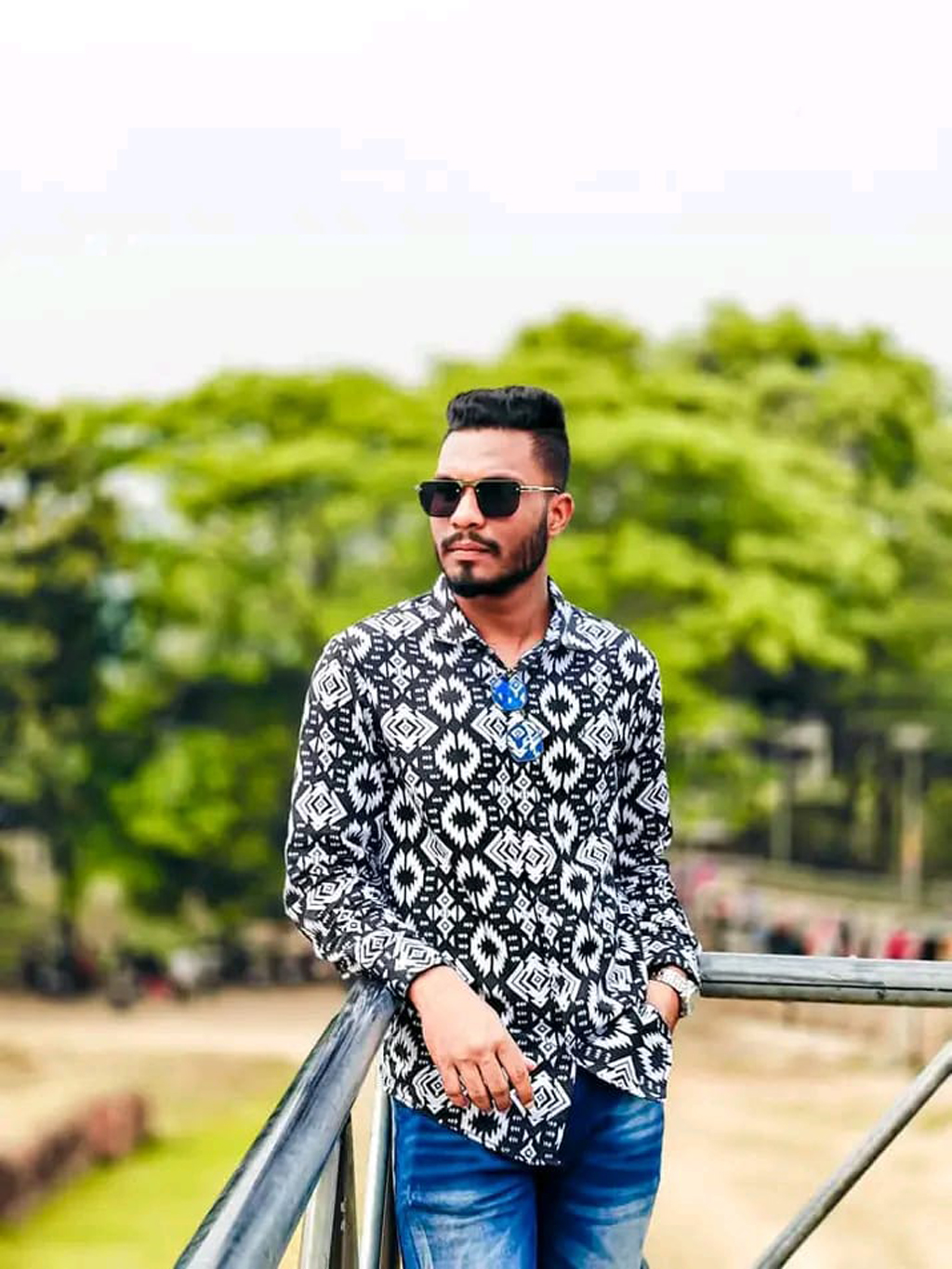 রাজশাহীতে সড়ক দুর্ঘটনায় কলেজছাত্রের মৃত্যু, ট্রাকে আগুন