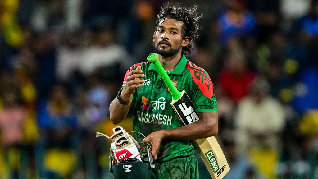এমন ব্যাটিং ধসের ব্যাখ্যা কী