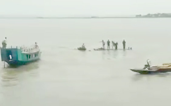 সুনামগঞ্জে যাত্রীবাহী নৌকাডুবি, বৃদ্ধার লাশ উদ্ধার