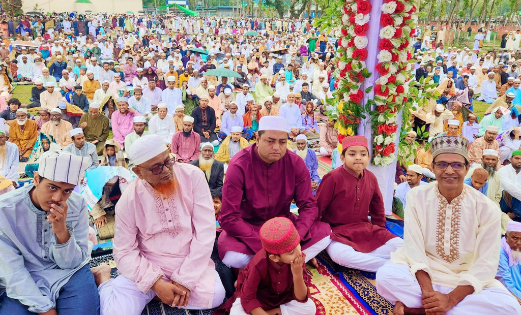 শেরপুরের নকলায় কেন্দ্রীয় ঈদগাহ মাঠে ১০ হাজার মুসল্লির নামাজ আদায়