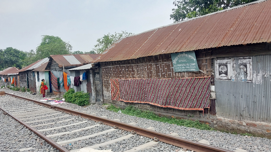 সৈয়দপুরে বিহারি ক্যাম্পগুলোতে বিদ্যুৎ বিল বকেয়া ৬৬ কোটি টাকা, পরিশোধে জটিলতা