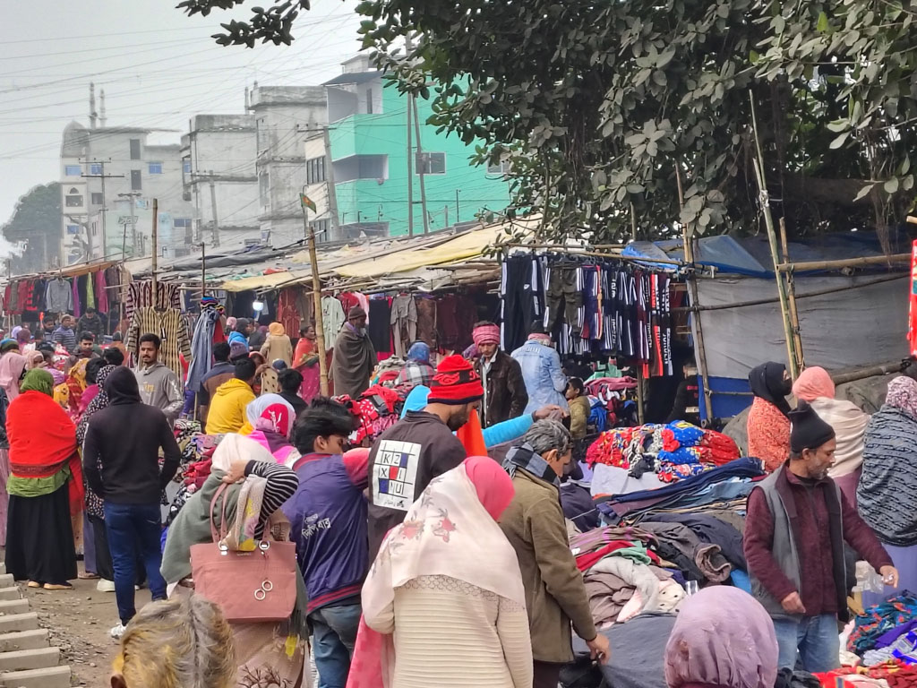 নীলফামারীতে তাপমাত্রা নামল ৯ ডিগ্রির ঘরে, তীব্র শীতে কাবু জনজীবন