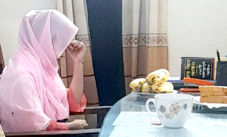ফেল করে আত্মহত্যার জন্য রেললাইনে অপেক্ষা কিশোরীর, ঠেকাল পুলিশ