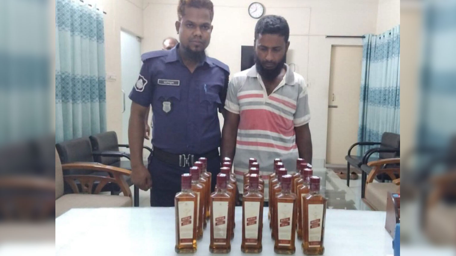 নালিতাবাড়ীতে ভারতীয় মদসহ গ্রেপ্তার ১