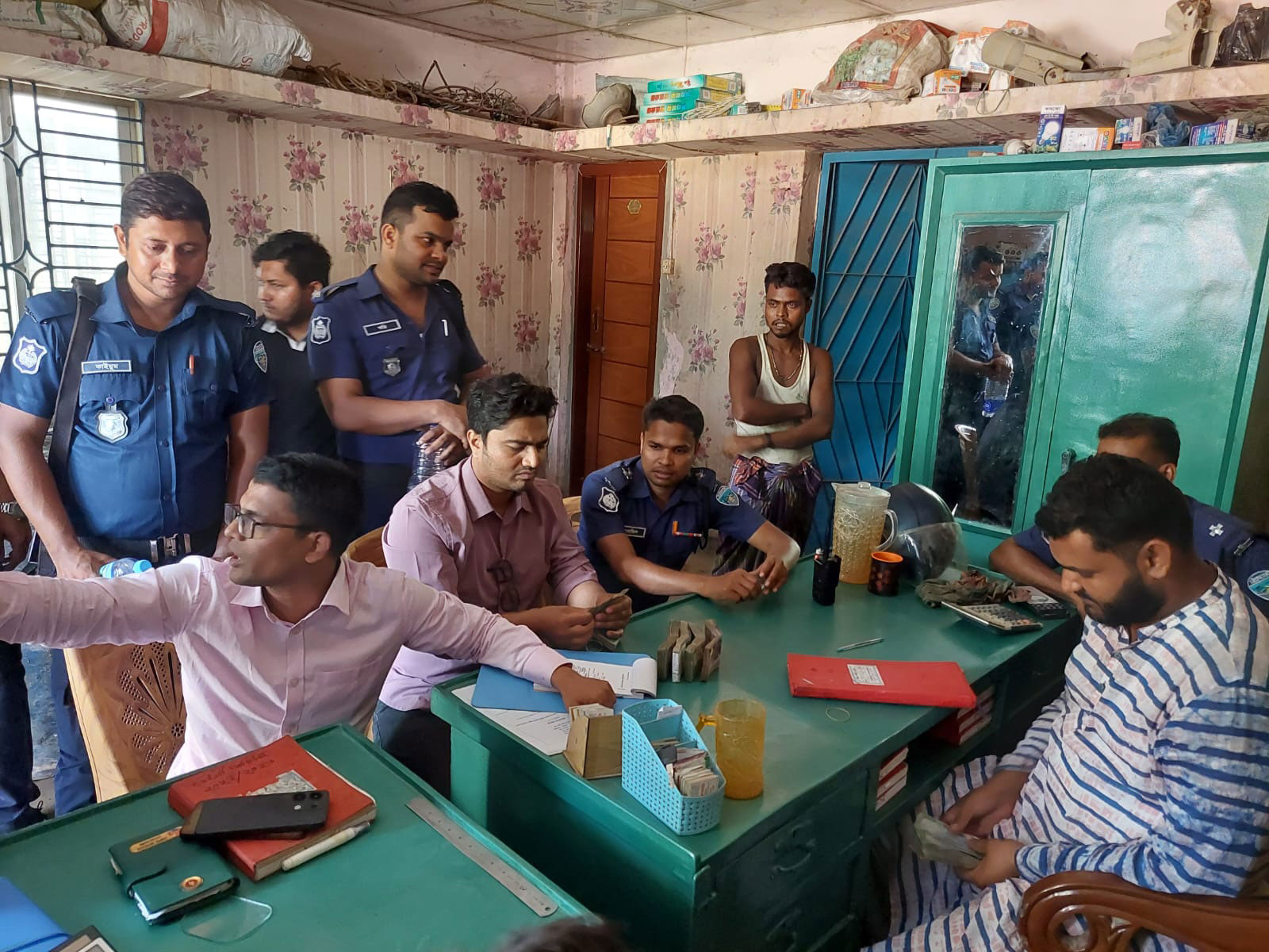 নোয়াখালীর বেগমগঞ্জে তিনটি ইটভাটাকে জরিমানা