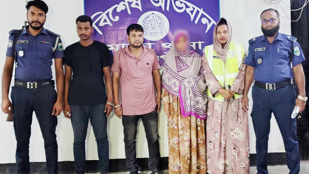 এলজিইডির কর্মচারীকে ‘হানি ট্র্যাপে’ ফেলে আপত্তিকর ভিডিও করে অর্থ আদায়, গ্রেপ্তার ৩